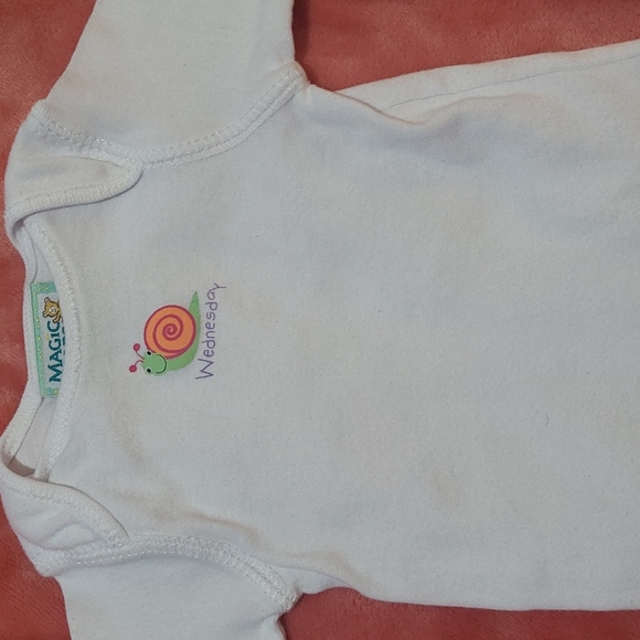 Baby Shirts With One Bib. - Picture 4 of 10
